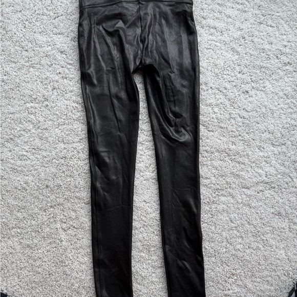 SPANXshape™ Faux Leather Size XS - Picture 8 of 9